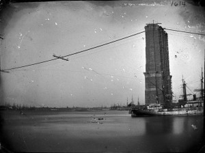 Construction_of_Brooklyn_Bridge,_ca._1872-1887._(5832930865)